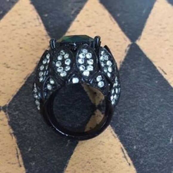 HOST PICK Green cocktail ring - Picture 2 of 4